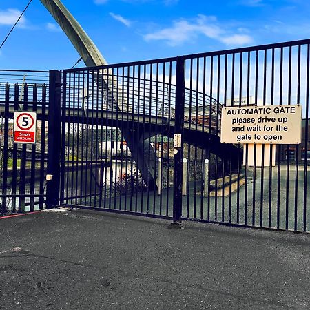 Luxury Waterfront Property With Free Parking Coventry Exteriér fotografie