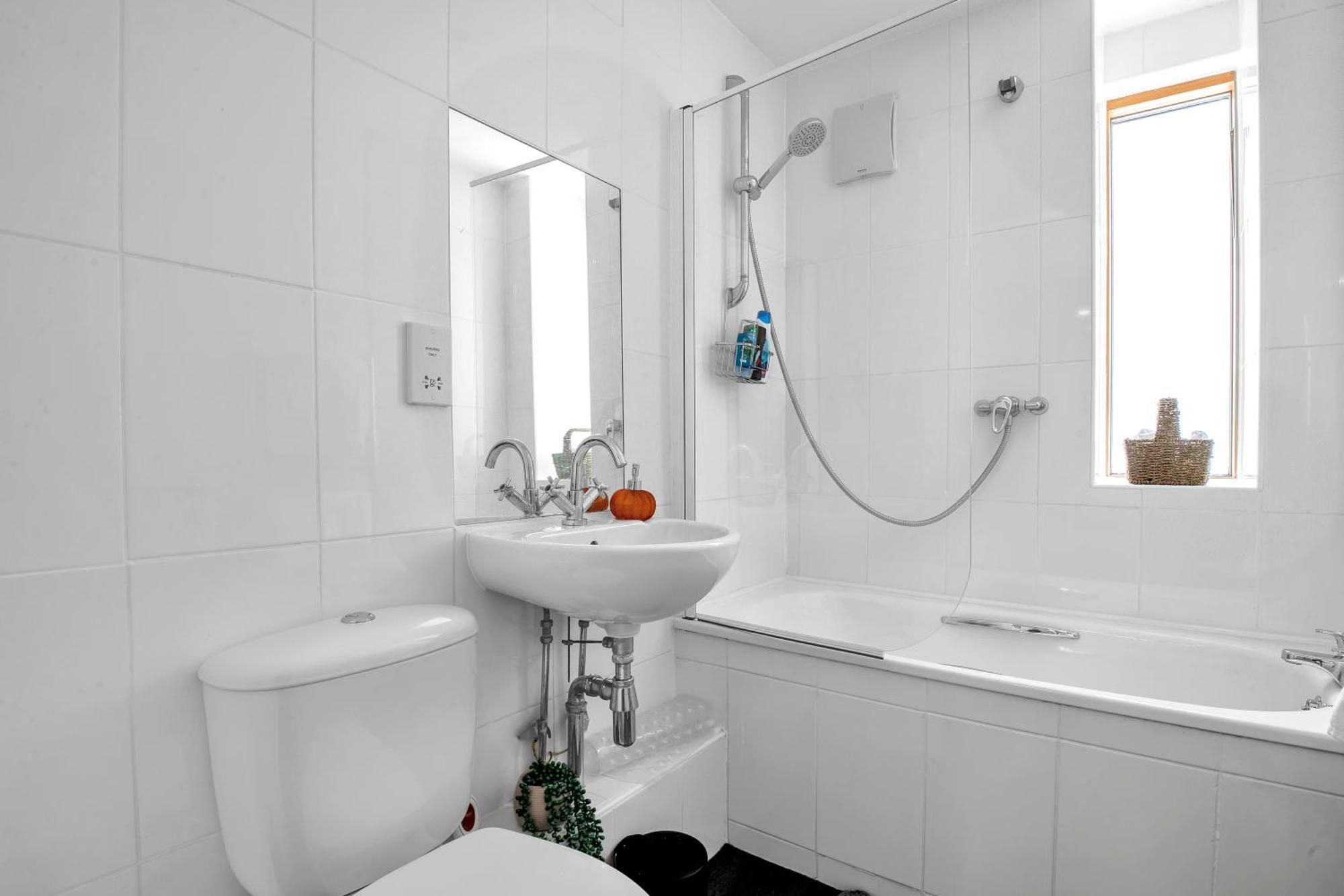Luxury Waterfront Property With Free Parking Coventry Exteriér fotografie
