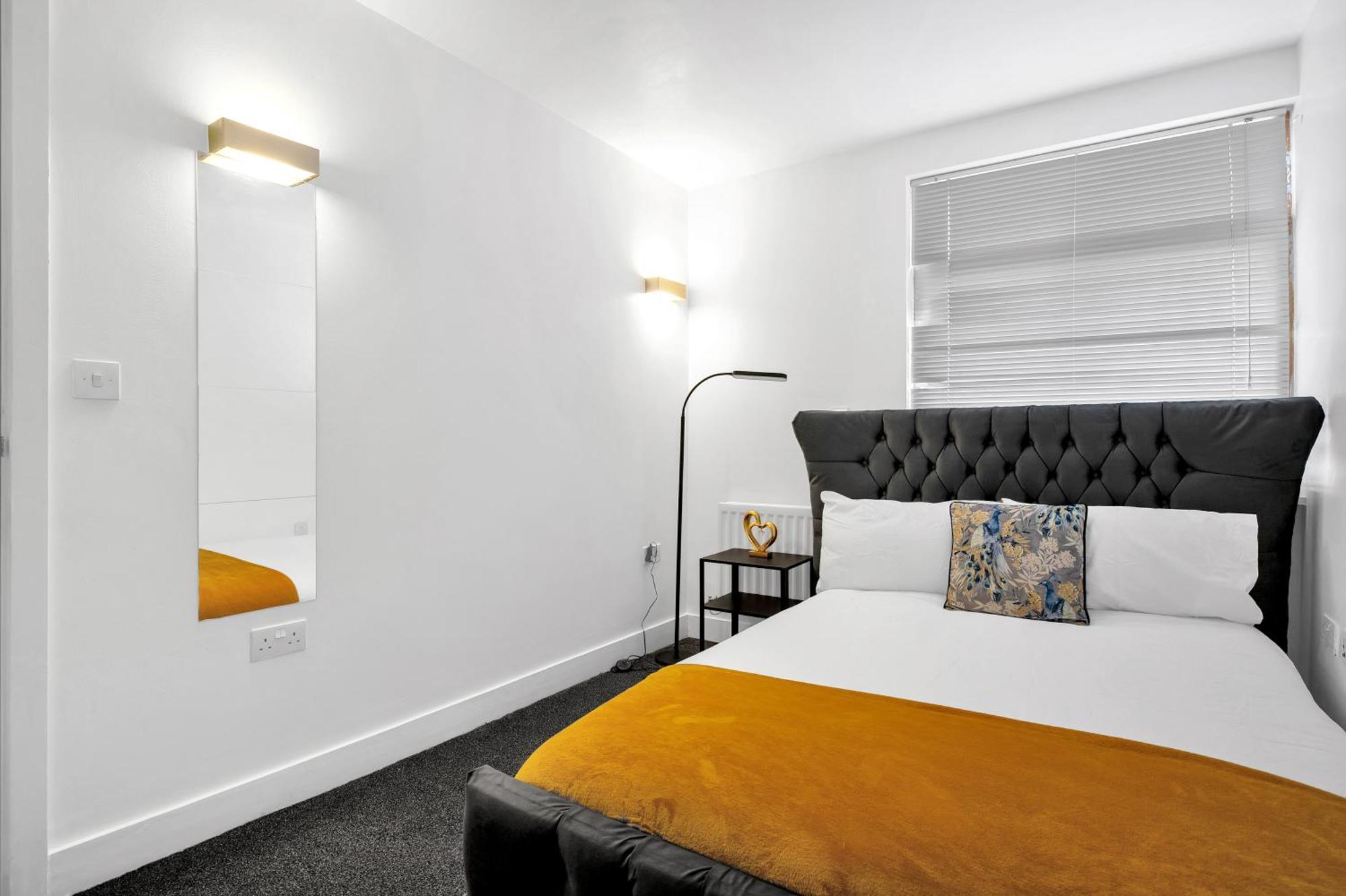 Luxury Waterfront Property With Free Parking Coventry Exteriér fotografie
