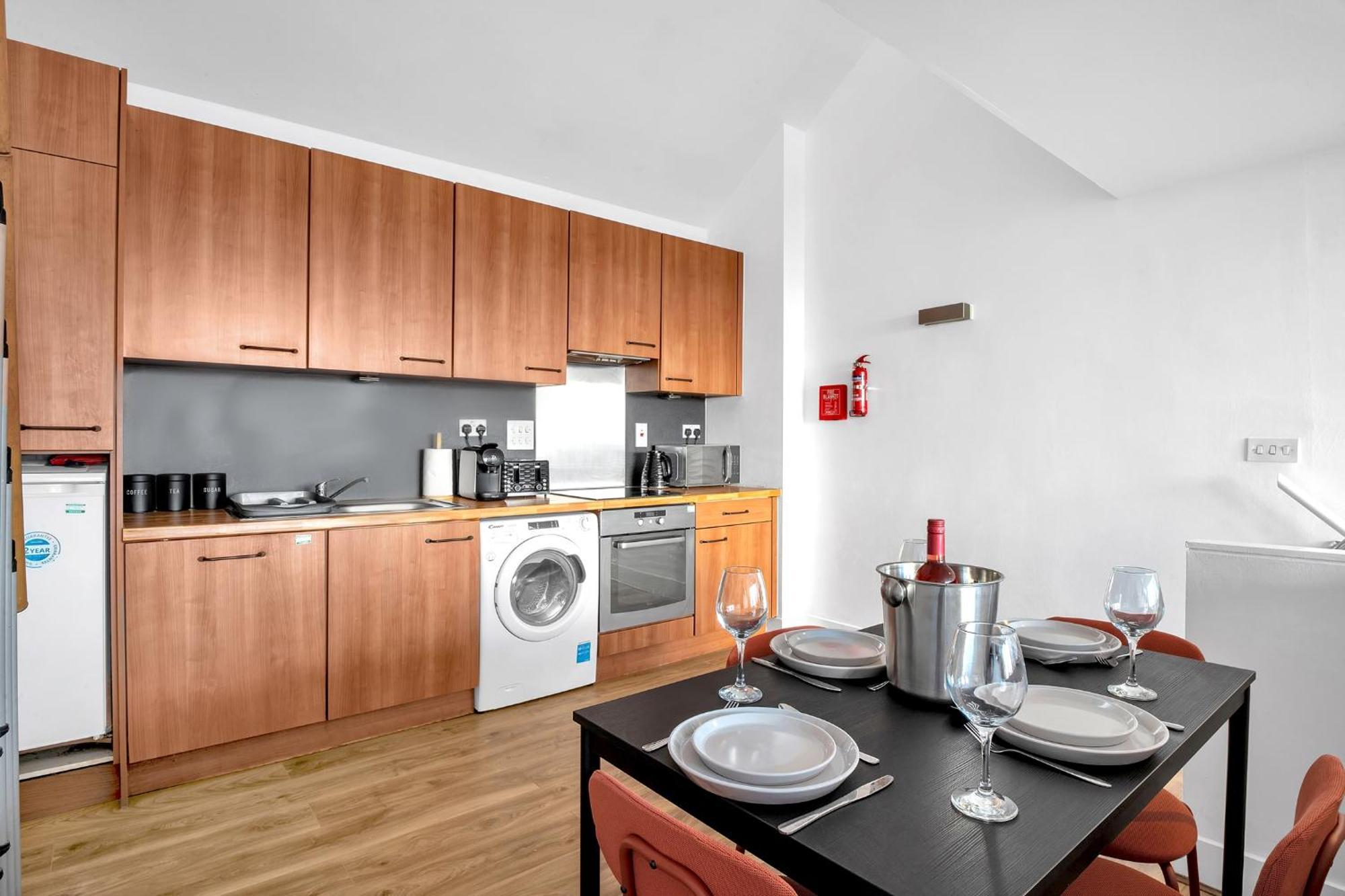 Luxury Waterfront Property With Free Parking Coventry Exteriér fotografie