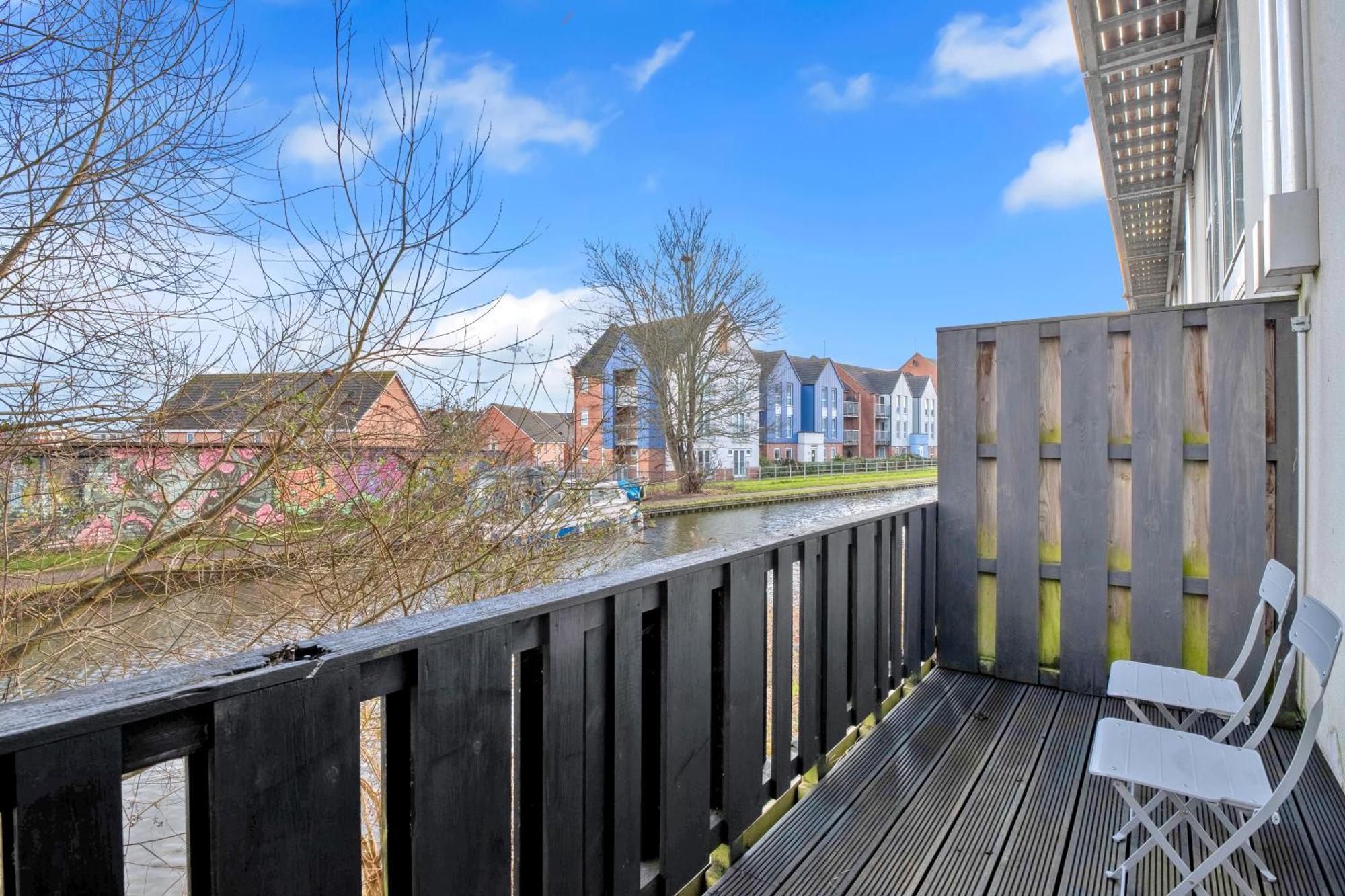 Luxury Waterfront Property With Free Parking Coventry Exteriér fotografie