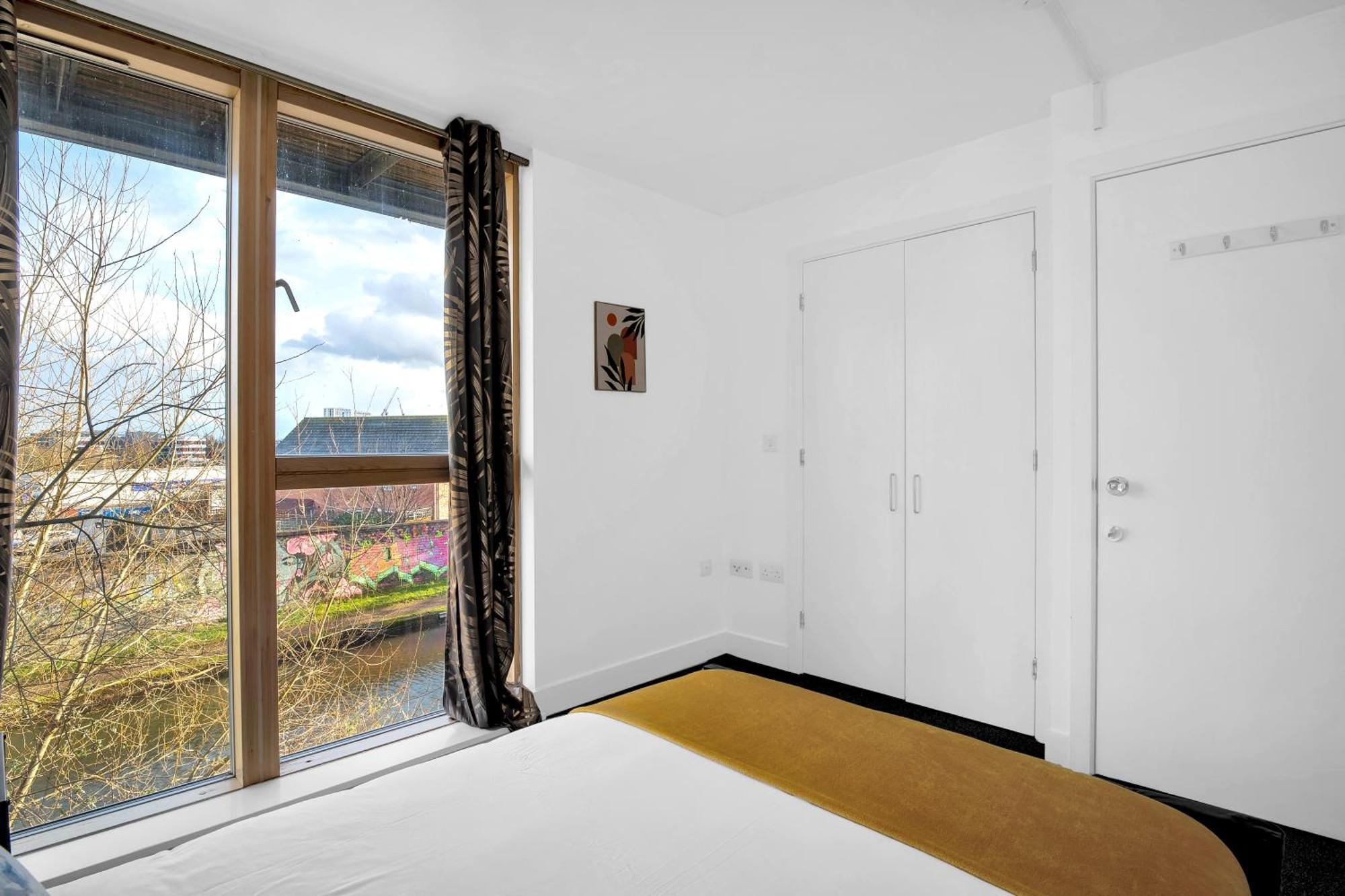 Luxury Waterfront Property With Free Parking Coventry Exteriér fotografie