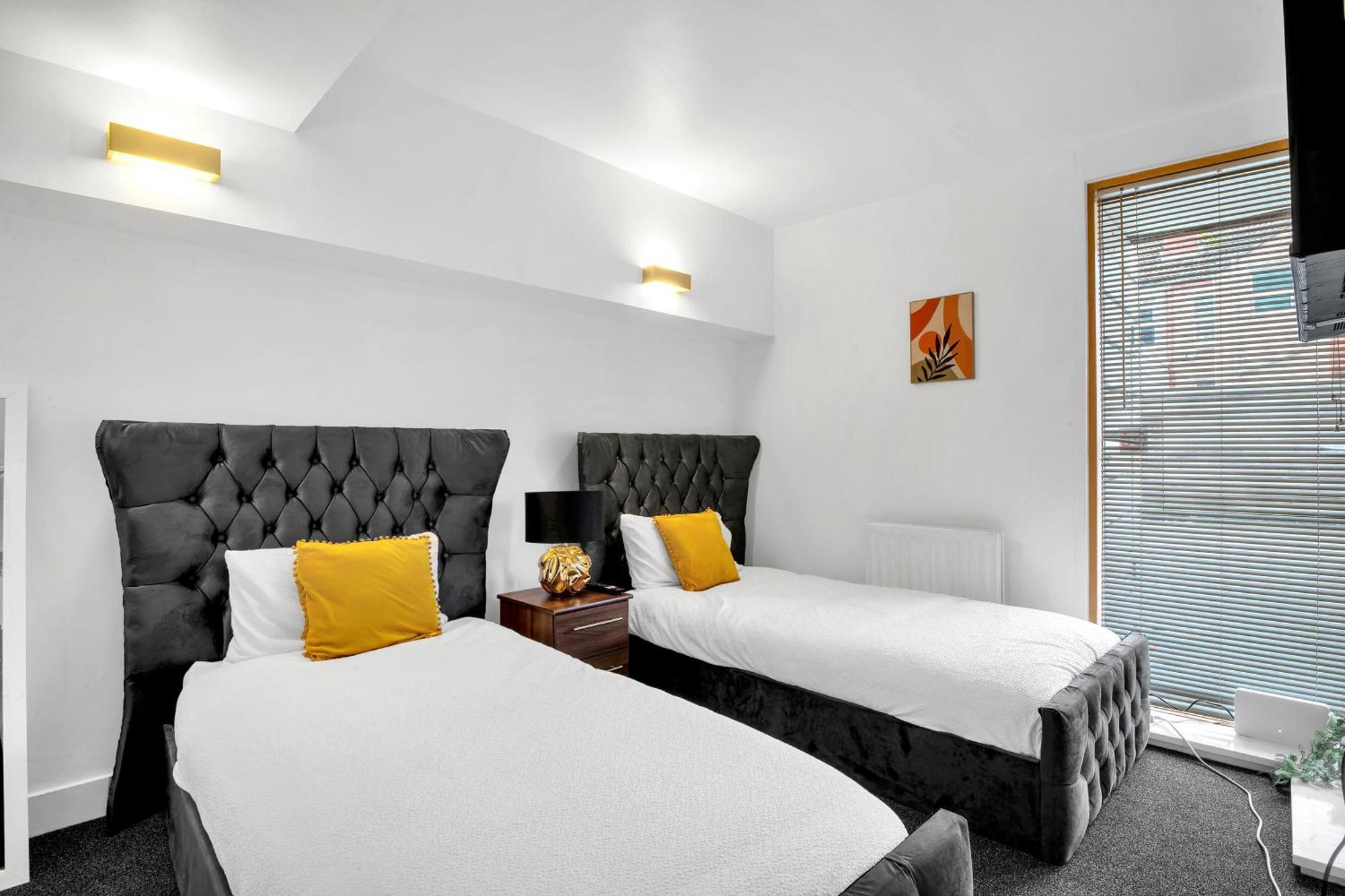 Luxury Waterfront Property With Free Parking Coventry Exteriér fotografie
