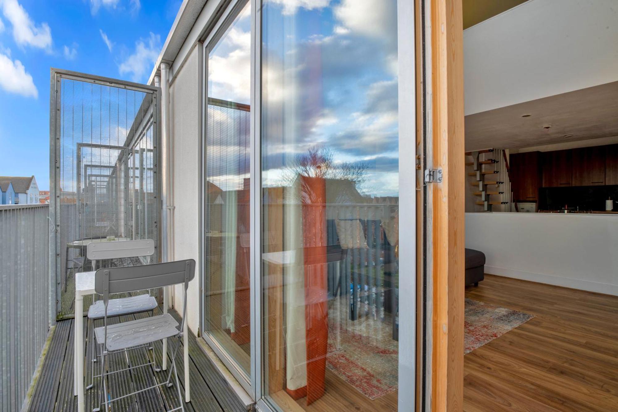 Luxury Waterfront Property With Free Parking Coventry Exteriér fotografie