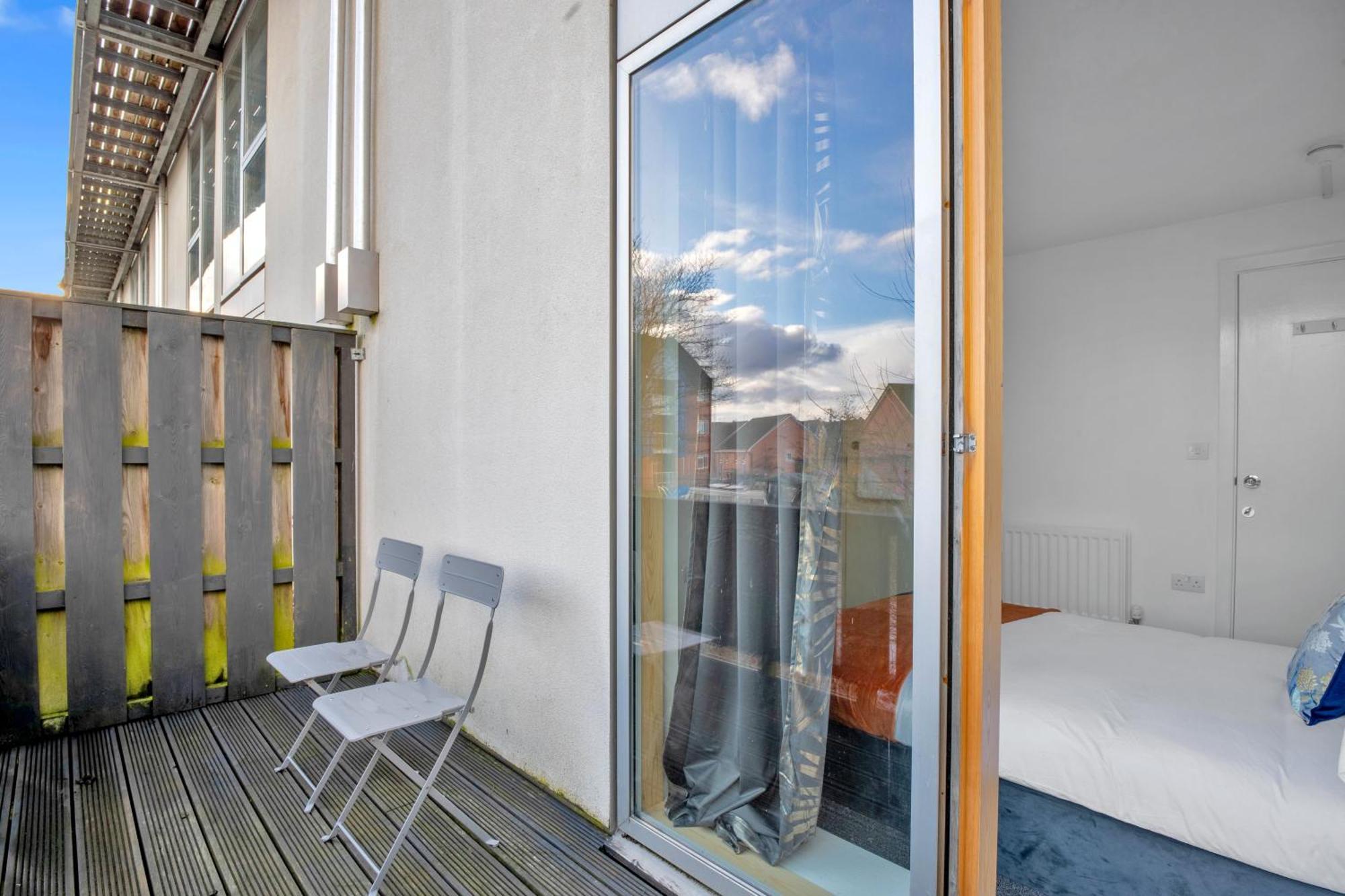 Luxury Waterfront Property With Free Parking Coventry Exteriér fotografie