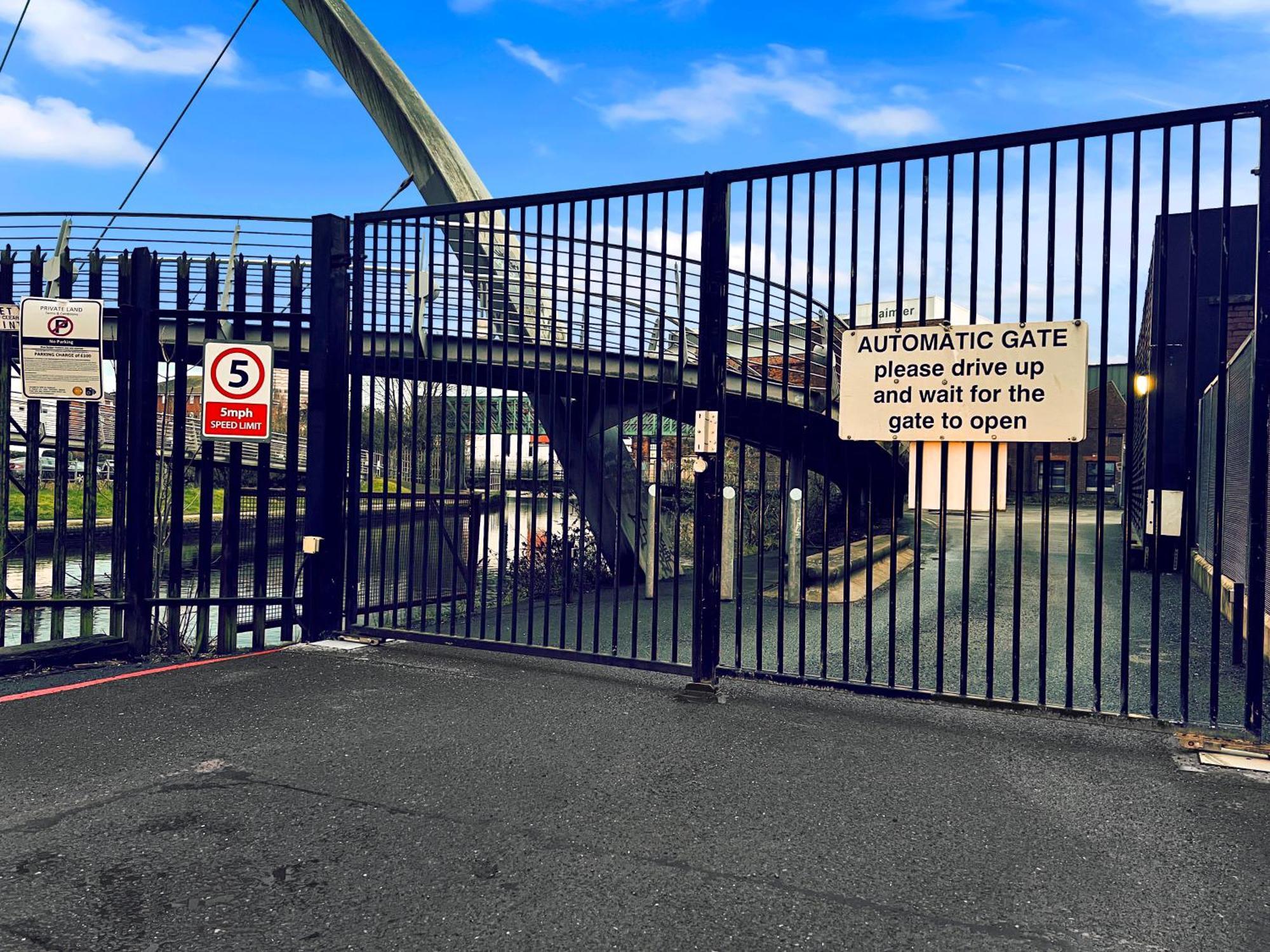 Luxury Waterfront Property With Free Parking Coventry Exteriér fotografie